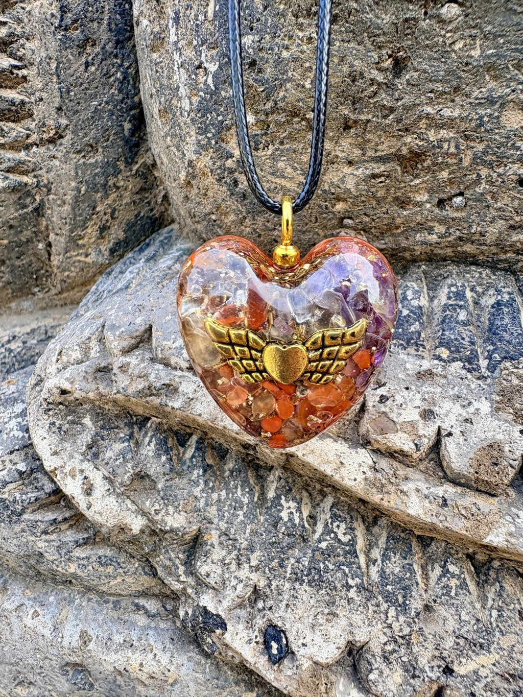 Angelwing Heart Spiritual Intuition Pendant front carnelian amethyst clear quartz gradient gold angel wings heart charm gold ball bail